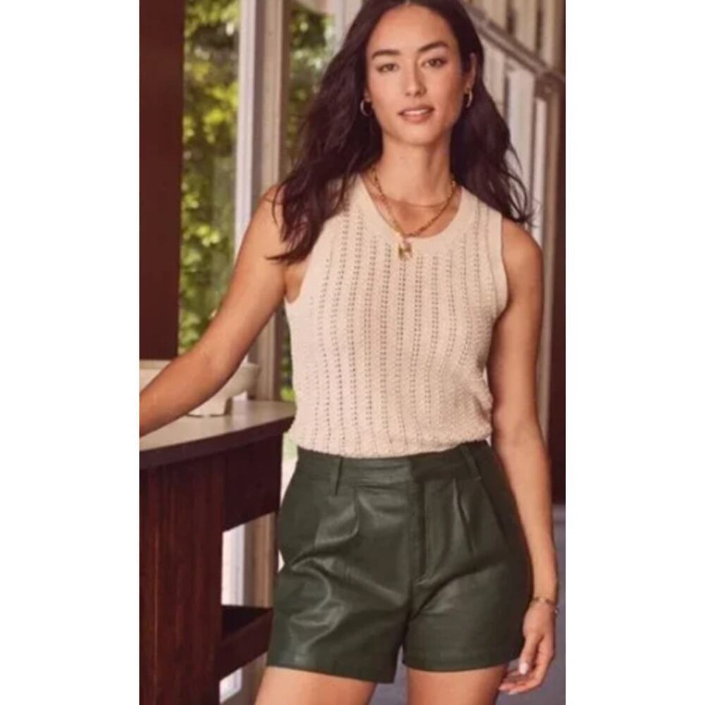 Kut from the Kloth Willa Shorts Coated Army Green Pleated Front Chino Size 10